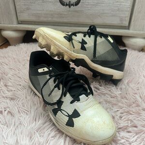 Under Armour Black and Cream Soccer Cleats